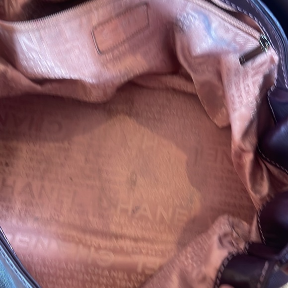 Chanel authentic vintage plum colored leather shoulder bag - Picture 10 of 16